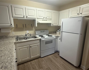 683 Grant Street - Photo Thumbnail 3