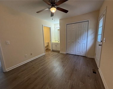 683 Grant Street - Photo Thumbnail 10