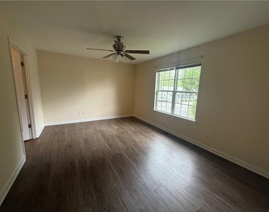 683 Grant Street - Photo Thumbnail 4