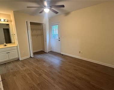 683 Grant Street - Photo Thumbnail 6