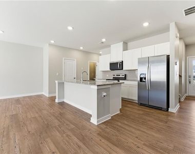 1905 Westwind Street - Photo Thumbnail 2