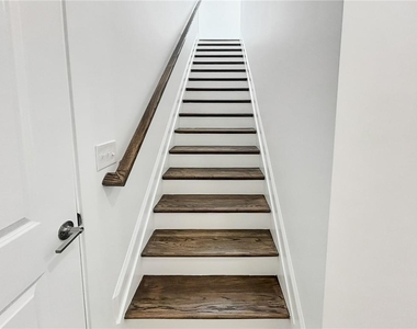 403 Burgundy Way - Photo Thumbnail 27