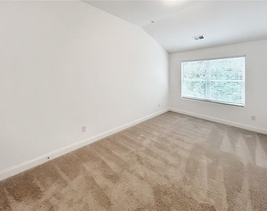 403 Burgundy Way - Photo Thumbnail 29