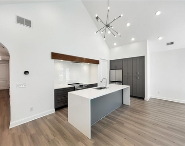 403 Burgundy Way - Photo Thumbnail 10