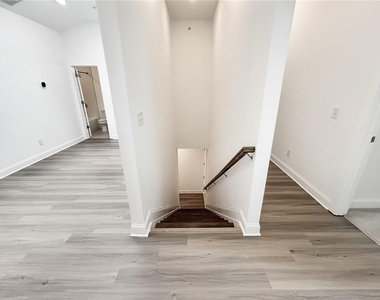 403 Burgundy Way - Photo Thumbnail 28