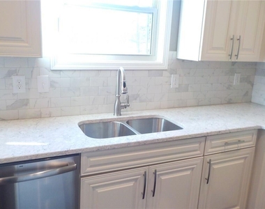 2485 Matlin Way - Photo Thumbnail 3