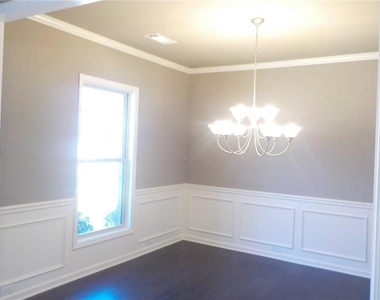 2485 Matlin Way - Photo Thumbnail 5