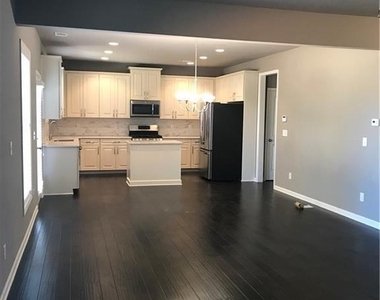 2485 Matlin Way - Photo Thumbnail 7