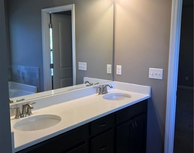 2485 Matlin Way - Photo Thumbnail 11