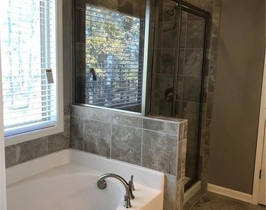 2485 Matlin Way - Photo Thumbnail 10