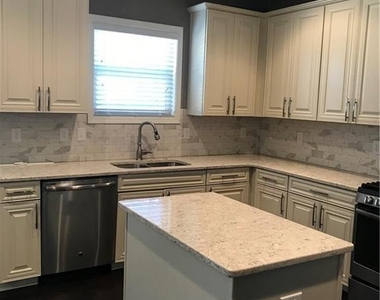 2485 Matlin Way - Photo Thumbnail 4