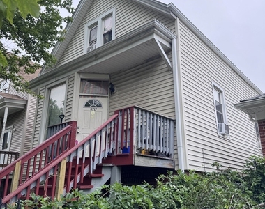 3717 W Dickens Avenue - Photo Thumbnail 1