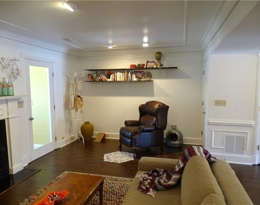 410 Forestgate Court - Photo Thumbnail 11
