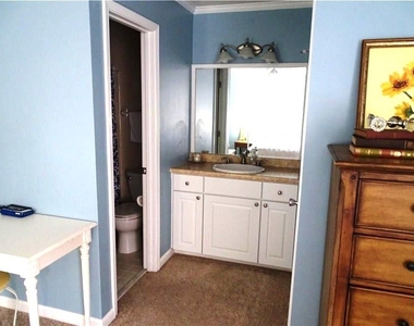 410 Forestgate Court - Photo Thumbnail 15