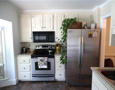 410 Forestgate Court - Photo Thumbnail 2
