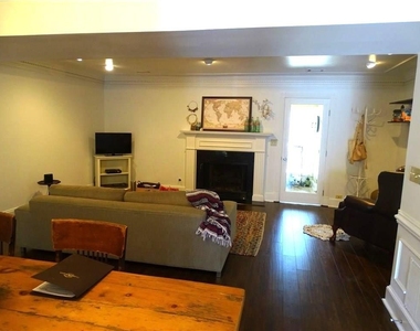 410 Forestgate Court - Photo Thumbnail 8