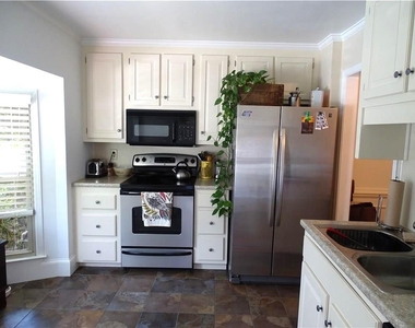 410 Forestgate Court - Photo Thumbnail 3