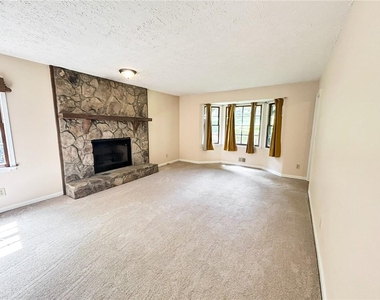 2491 Annandale Drive - Photo Thumbnail 4