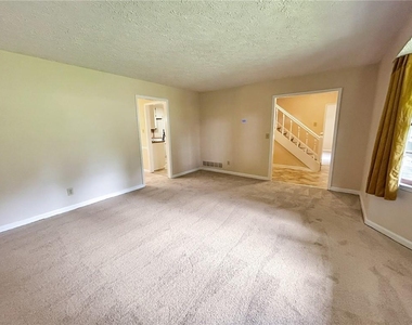 2491 Annandale Drive - Photo Thumbnail 17