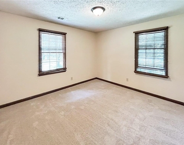 2491 Annandale Drive - Photo Thumbnail 25