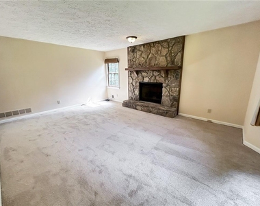 2491 Annandale Drive - Photo Thumbnail 2