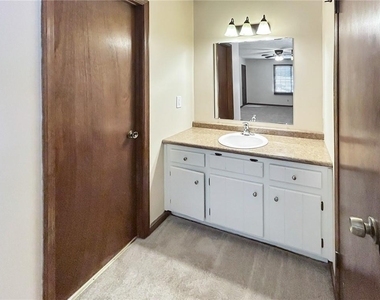 2491 Annandale Drive - Photo Thumbnail 21