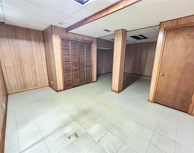 2491 Annandale Drive - Photo Thumbnail 32