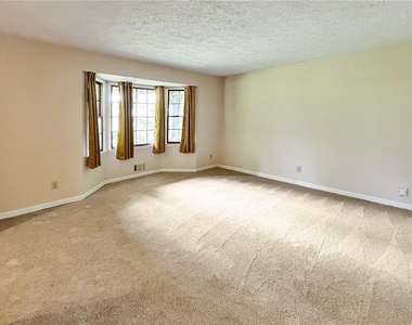 2491 Annandale Drive - Photo Thumbnail 15