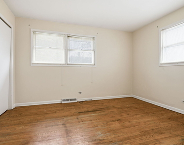 155 E Madison Street - Photo Thumbnail 19