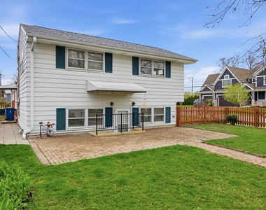 155 E Madison Street - Photo Thumbnail 5