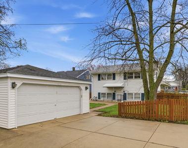 155 E Madison Street - Photo Thumbnail 3
