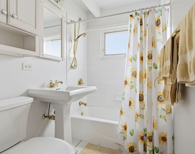 155 E Madison Street - Photo Thumbnail 18