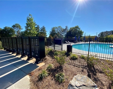 435 Ashbury Drive - Photo Thumbnail 23