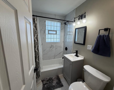 6104 S Nashville Avenue - Photo Thumbnail 7