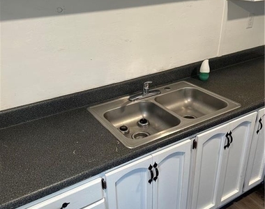 330 Georgianna Street - Photo Thumbnail 5