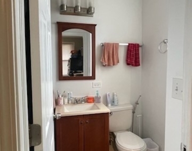 1706 W 17th Street - Photo Thumbnail 5