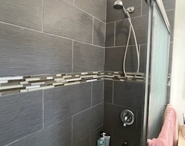 1706 W 17th Street - Photo Thumbnail 4