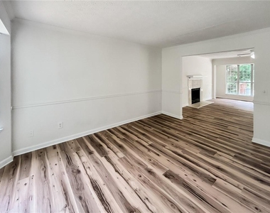 2945 Georgian Manor Drive - Photo Thumbnail 3