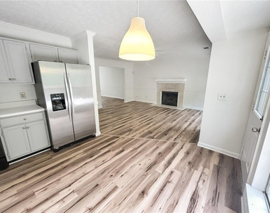 2945 Georgian Manor Drive - Photo Thumbnail 8
