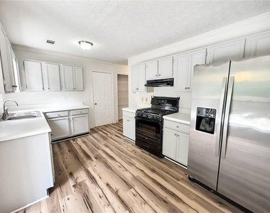 2945 Georgian Manor Drive - Photo Thumbnail 9