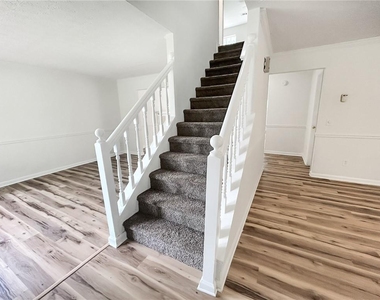 2945 Georgian Manor Drive - Photo Thumbnail 18