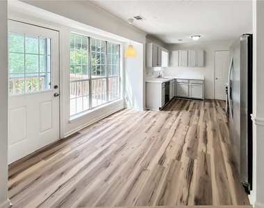 2945 Georgian Manor Drive - Photo Thumbnail 7