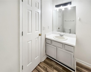 2945 Georgian Manor Drive - Photo Thumbnail 23