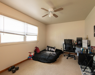 220 E 15th Street - Photo Thumbnail 11