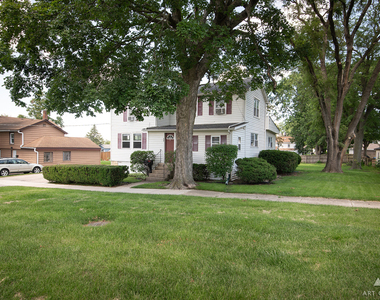 220 E 15th Street - Photo Thumbnail 18