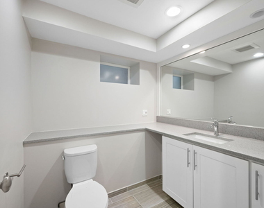 825 N Winchester Avenue - Photo Thumbnail 9