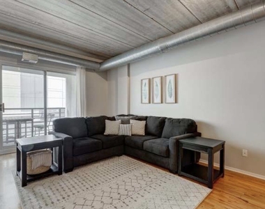 1430 S Michigan Avenue - Photo Thumbnail 2