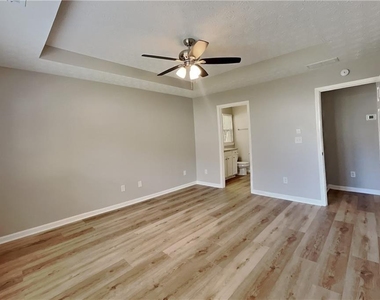 76 Arrowhead Drive - Photo Thumbnail 6