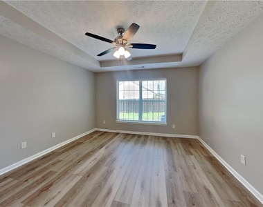 76 Arrowhead Drive - Photo Thumbnail 7