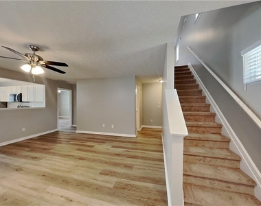 76 Arrowhead Drive - Photo Thumbnail 3